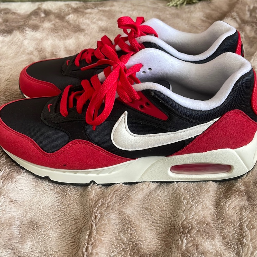 Women's Nike Air Sneaker, Never worn!